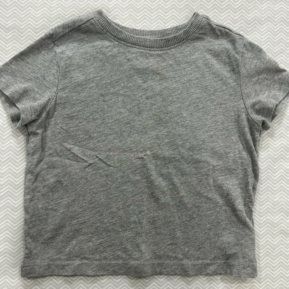 Old Navy Kids Short Sleeve Tees - Black, Blue, Brown, Gray - Picture 8 of 10